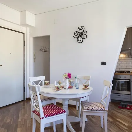 Colore E Stile Nel Centro Di By Wonderful Italy Apartment Genoa